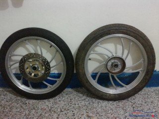 Yamaha Rims -NEW and tyres