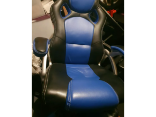 2x gaming chairs